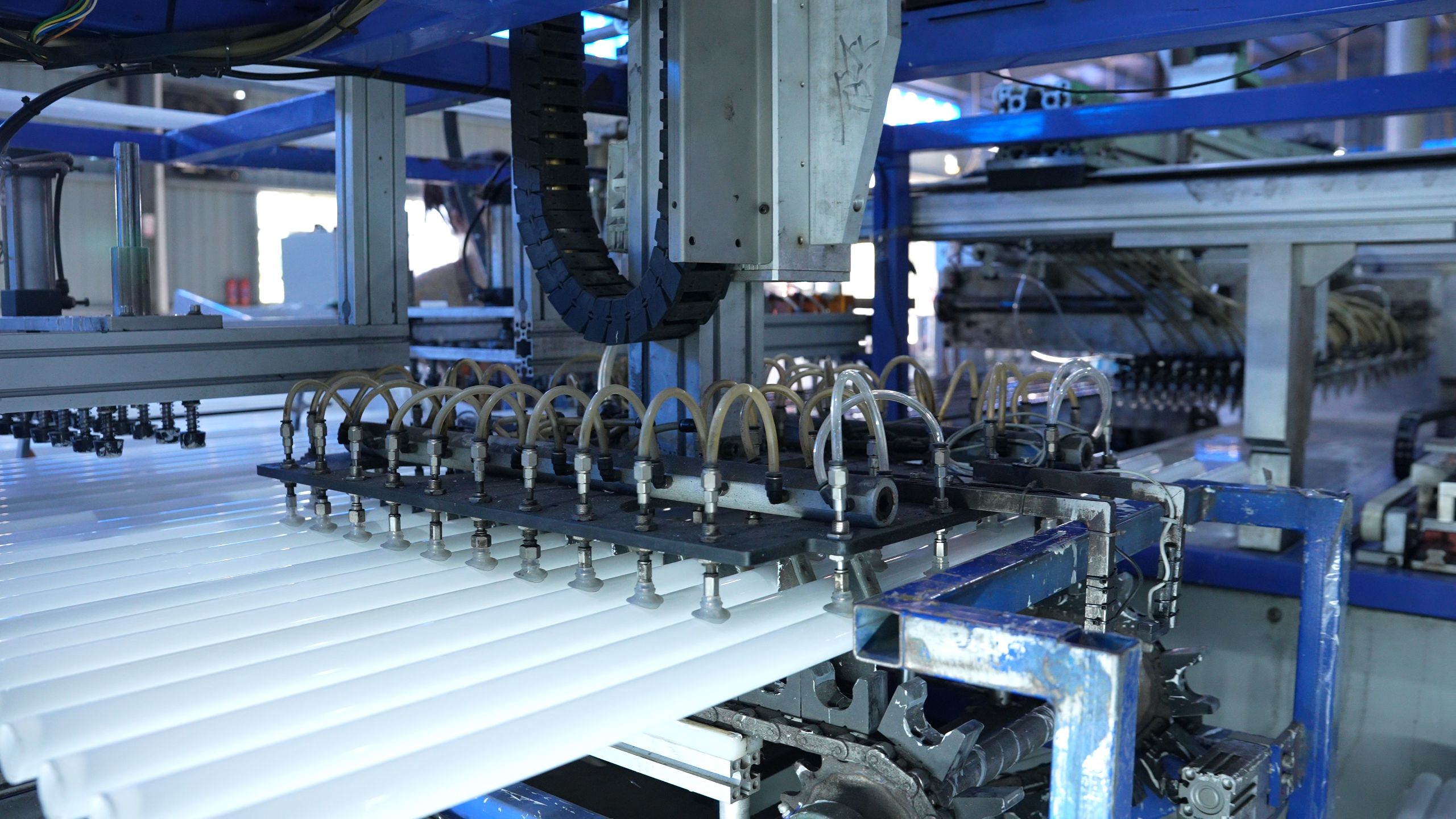 Version 51: Paramount Global Lighting Supplier