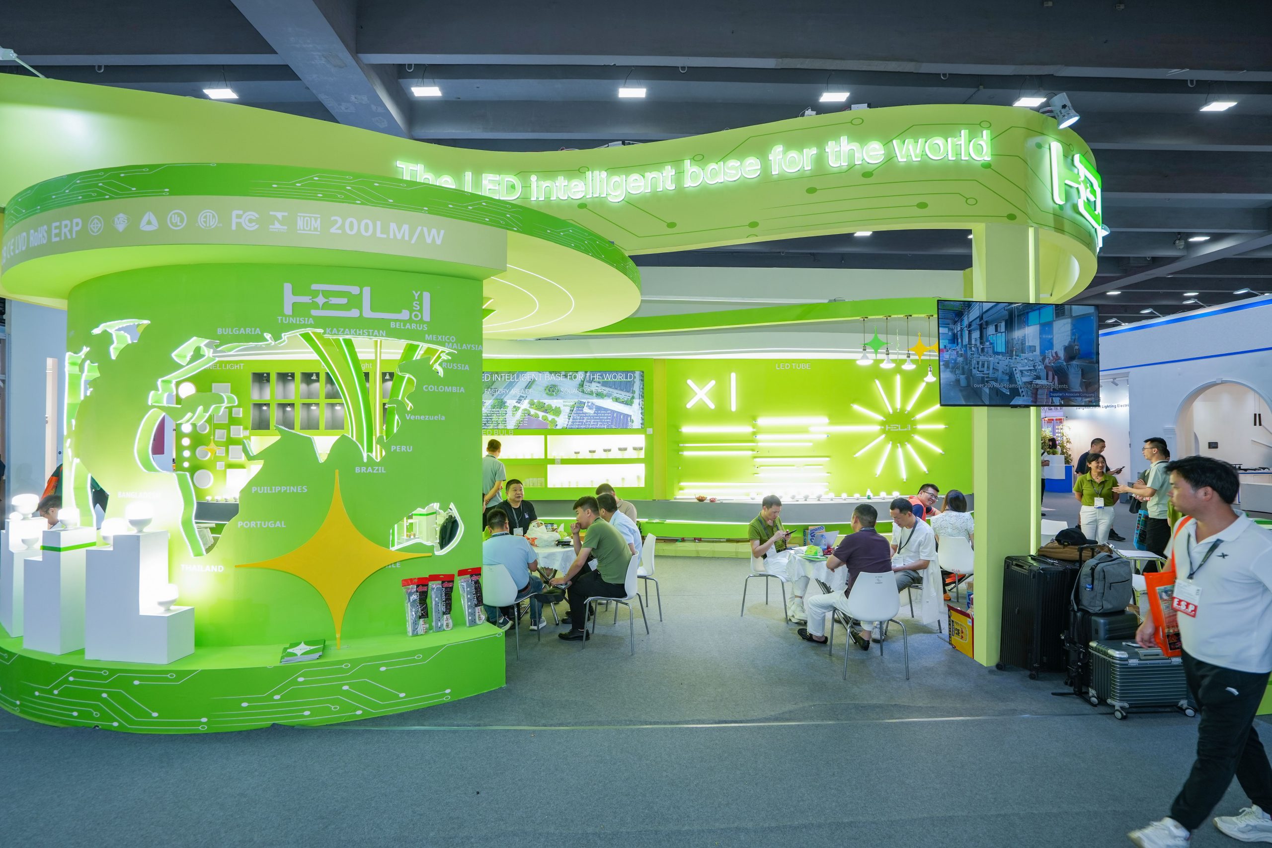 Article 8: Canton Fair Promotes Cooperation Between Chinese and Overseas Enterprises in New Energy Field