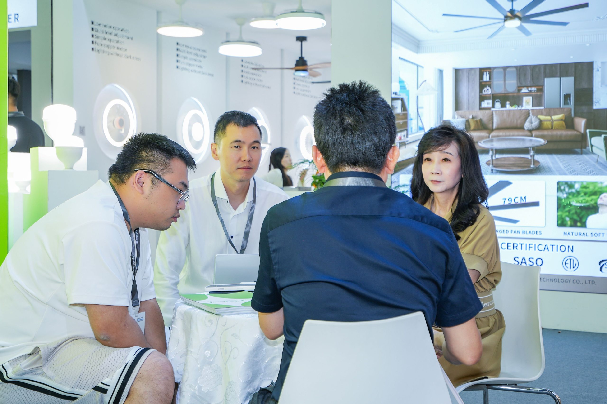 Article 15: Energy-Saving and Environmental Protection: Core Competitiveness of Heli Lighting at Canton Fair