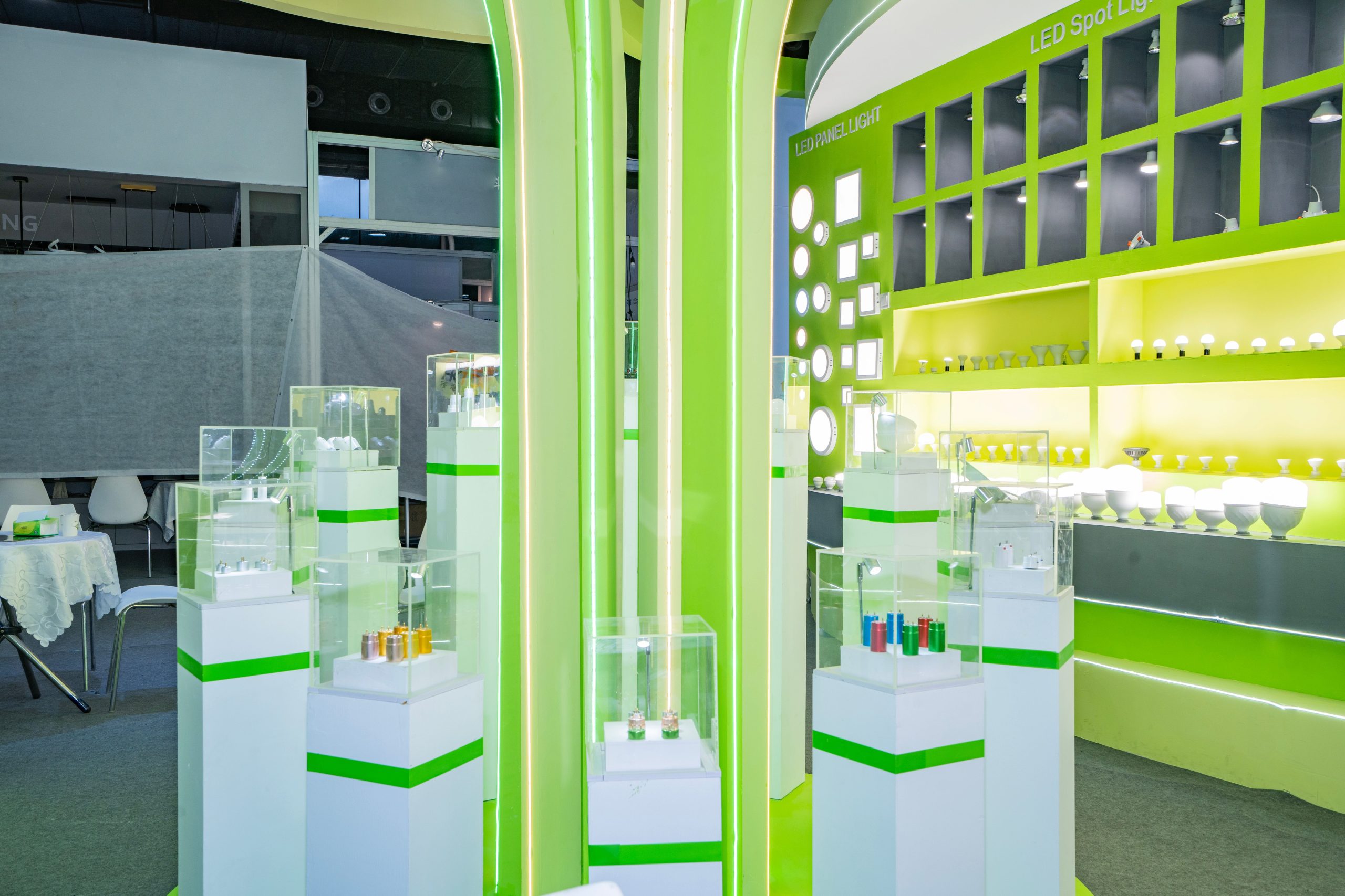 Article 34: Hong Kong Fair’s Massive Turnout Fuels Jiangxi Heli Lighting’s Order Growth